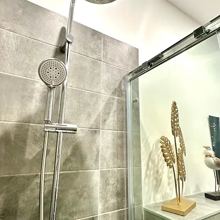 Les De La Chapelle 3 * Vauvert