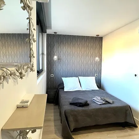 Les De La Chapelle 3 * Vauvert