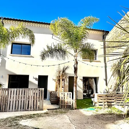 Les De La Chapelle 3 *